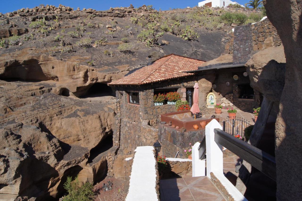 Castillo Lanzarote Villa Sophie - Luxury Villa -Sleep In A Volcanic Cave With Heated Pool Tias Exterior photo