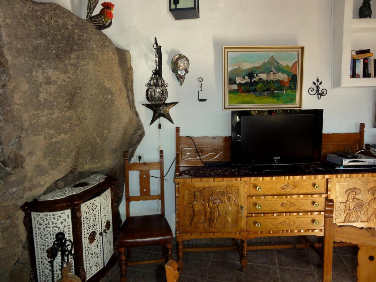 Castillo Lanzarote Villa Sophie - Luxury Villa -Sleep In A Volcanic Cave With Heated Pool Tias Exterior photo