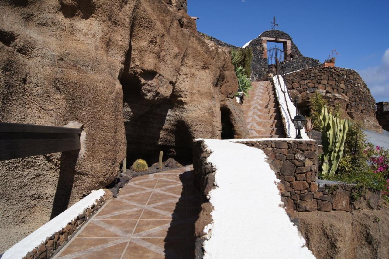 Castillo Lanzarote Villa Sophie - Luxury Villa -Sleep In A Volcanic Cave With Heated Pool Tias Exterior photo