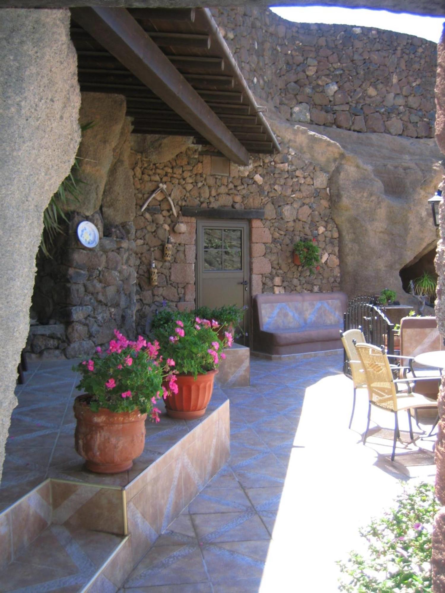 Castillo Lanzarote Villa Sophie - Luxury Villa -Sleep In A Volcanic Cave With Heated Pool Tias Exterior photo