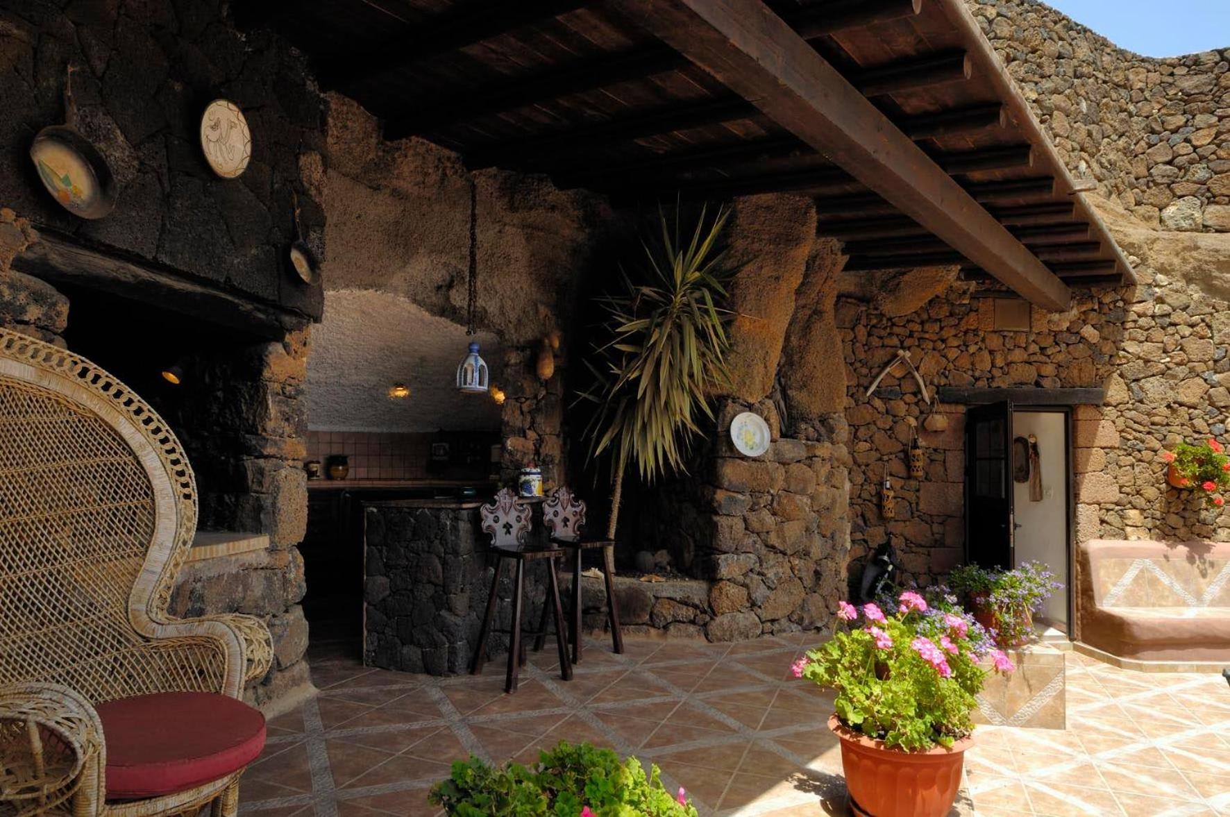 Castillo Lanzarote Villa Sophie - Luxury Villa -Sleep In A Volcanic Cave With Heated Pool Tias Exterior photo